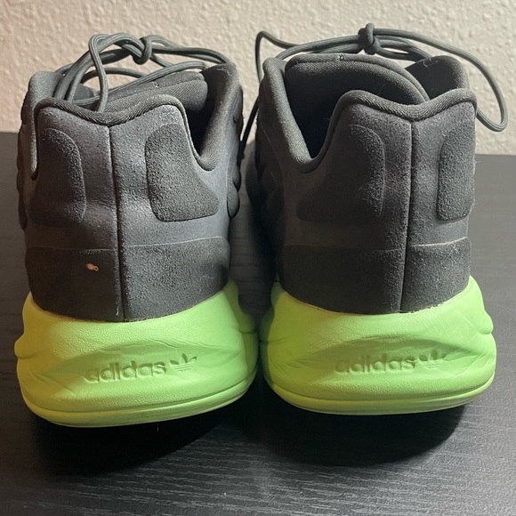 Men Adidas - Picture 5 of 6